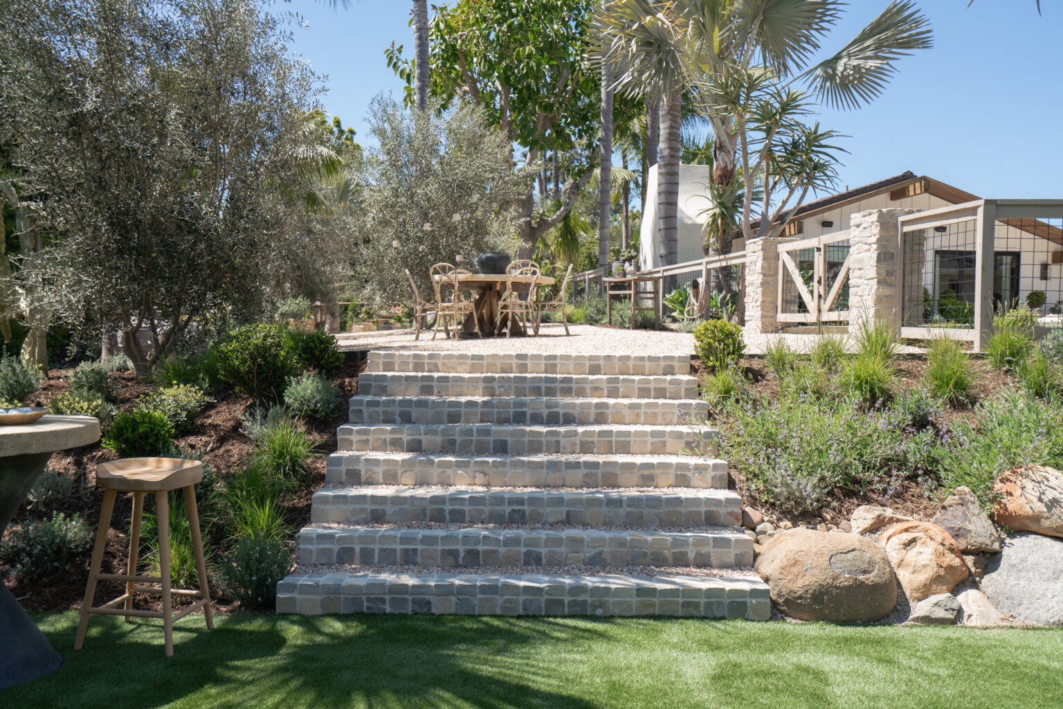 The Art of Choosing the Perfect Color Pallet For Your Curb Appeal